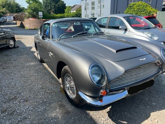 Aston Martin DB6